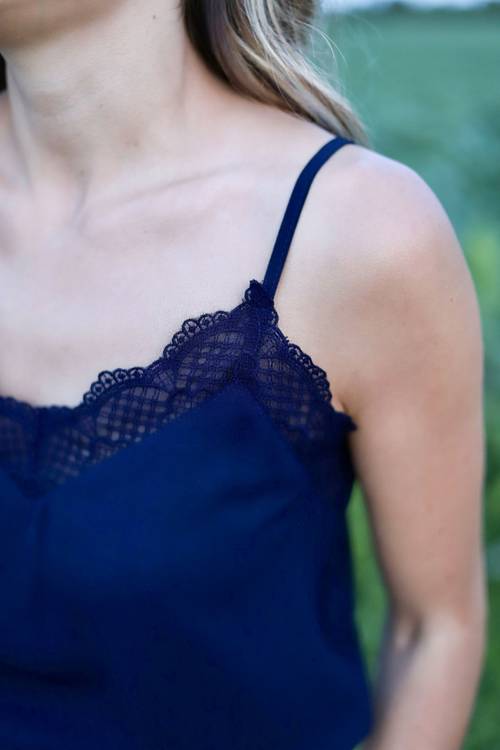 Top dentelle bleu