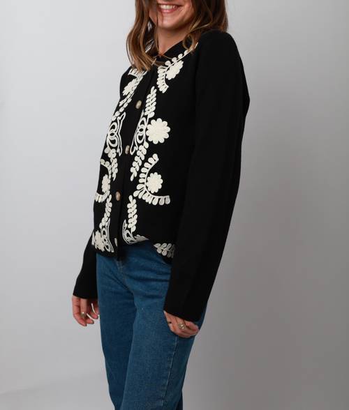 Gilet brodé noir & blanc 3
