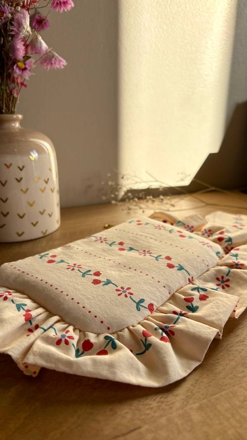 Pochette à volants Charlotte 3