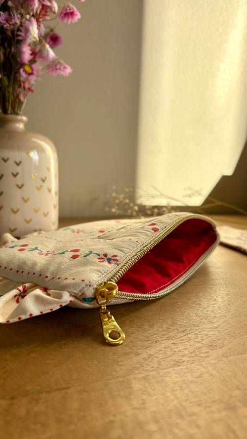 Pochette à volants Charlotte 2