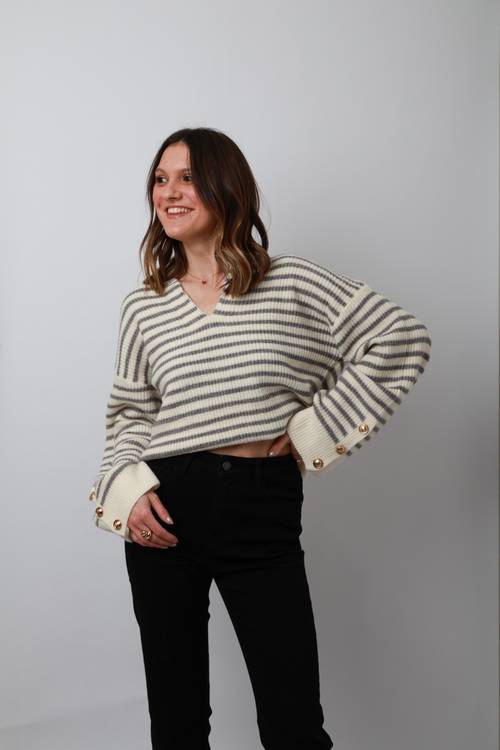Pull à rayures gris